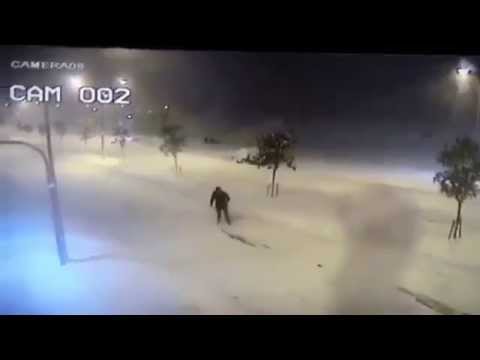 Karda Halay Çekerken, Kar Küreme Aracının Çarpması Video Alkışlarla Yaşıyorum