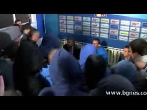 Basın Toplantısını Basarak Teknik Direktörü Kovmak