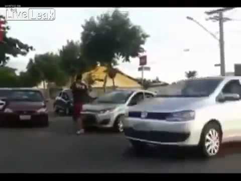 Modifiyeli Arabanın Hazin Sonu Video Alkışlarla Yaşıyorum