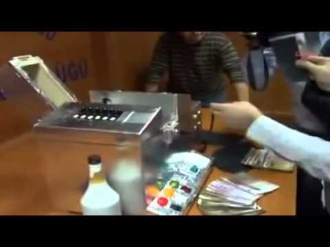 Para Çoğaltma Makinesi İcat Eden Kamerunlular Video Alkışlarla Yaşıyorum