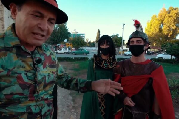 Ayhan Sicimoğlu Kleopatra ve Marcus Antonius’tan İzin Alıyor