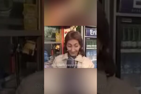 Mala Bağlayan Kadın
