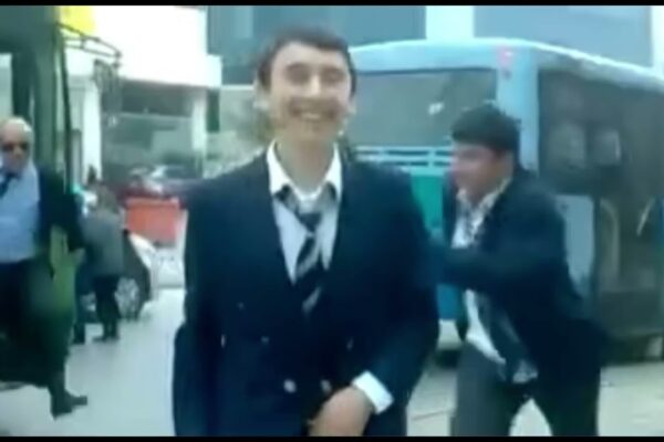 İETT Şoförüne Şaka Yapan Liselinin Son Anları