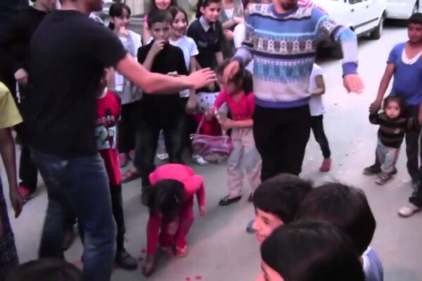 Bağcılar semtinde Apaçi dans kapışması (freestyle:D)