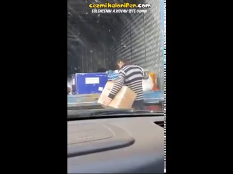 Kargocunun Ürünleri Gavur Malı Gibi Fırlatması